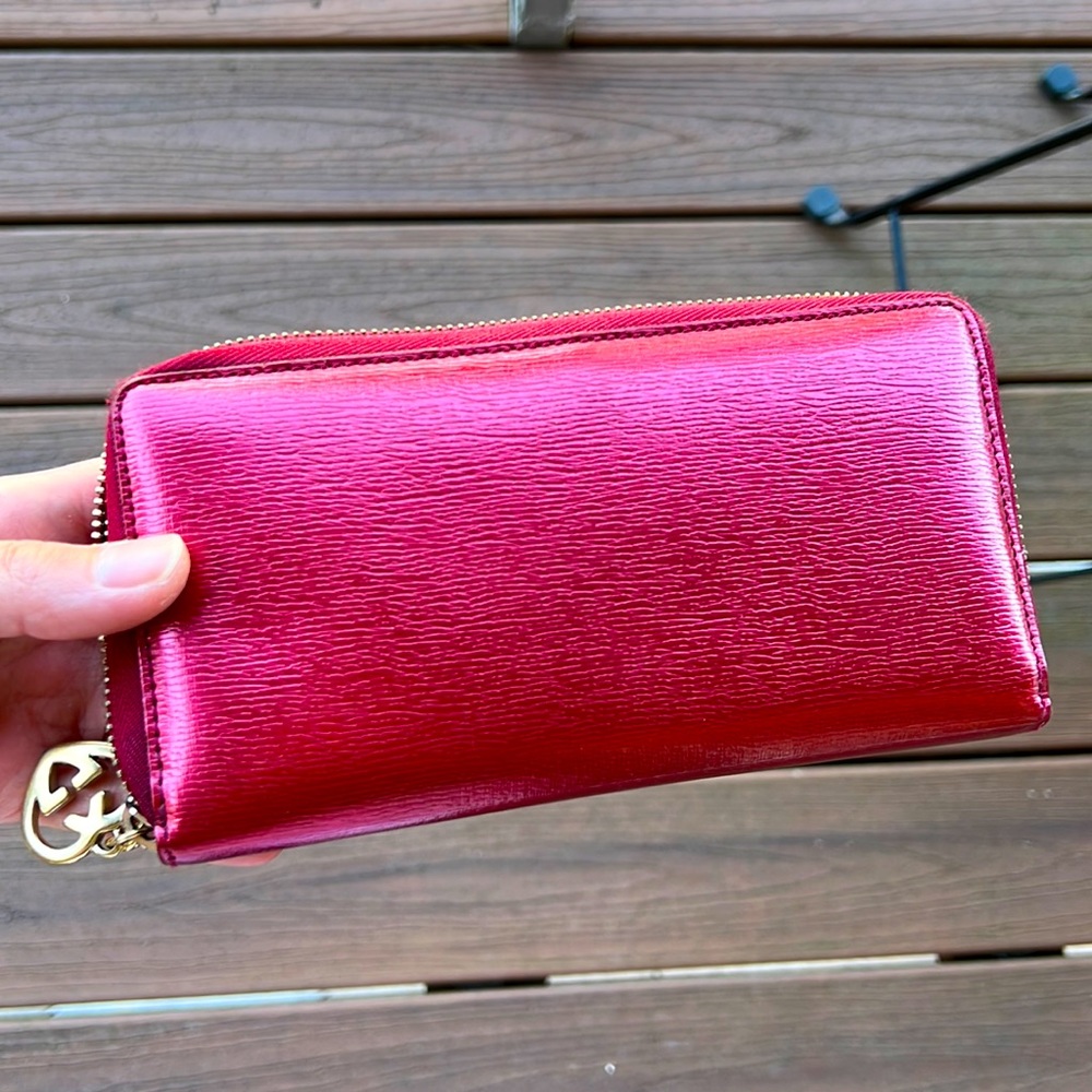 Gucci Red Leather Wallet - very good condition